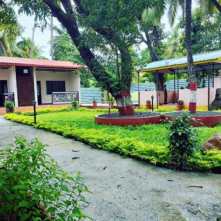 Hotel Happy Holiday Alibaug à Alībāg Extérieur photo