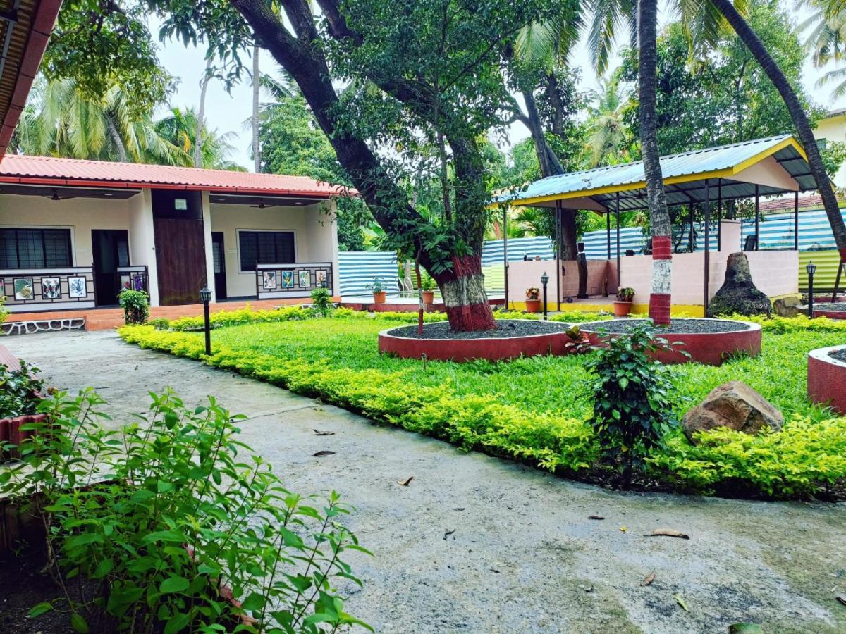 Hotel Happy Holiday Alibaug à Alībāg Extérieur photo